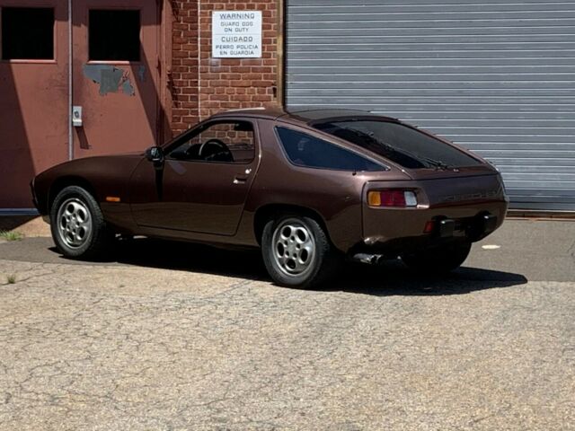 Porsche 928 1978 image number 4