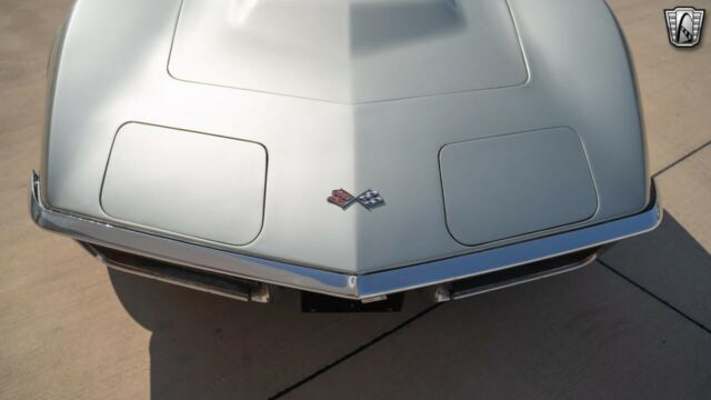 Chevrolet Corvette 1972 image number 30