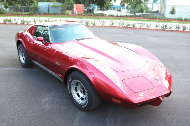 Chevrolet Corvette 1976 image number 29