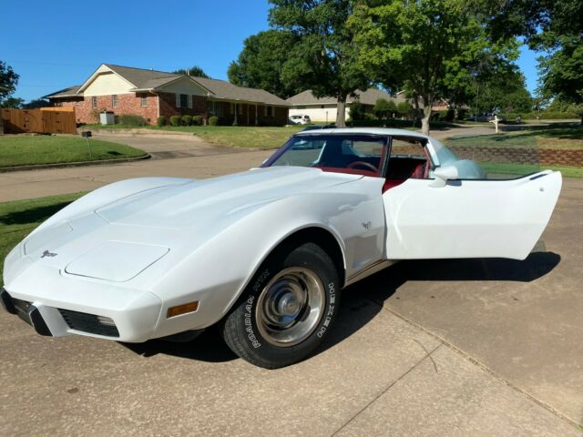 Chevrolet Corvette 1977 image number 8