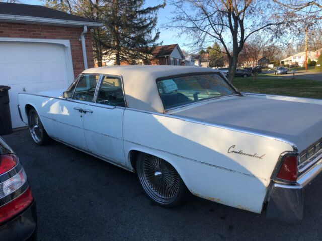 Lincoln Continental 1963 image number 2