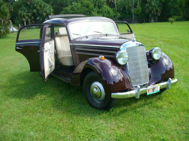 Mercedes-Benz 200-Series 1953 image number 21