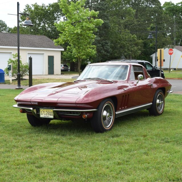 Chevrolet Corvette 1966 image number 1