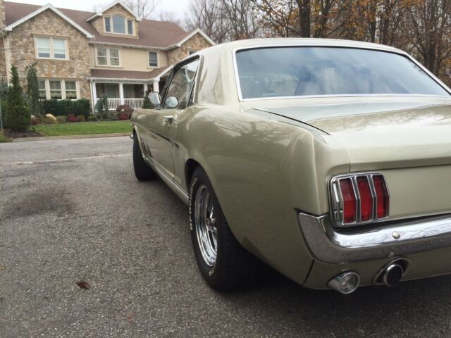 Ford Mustang 1966 image number 19