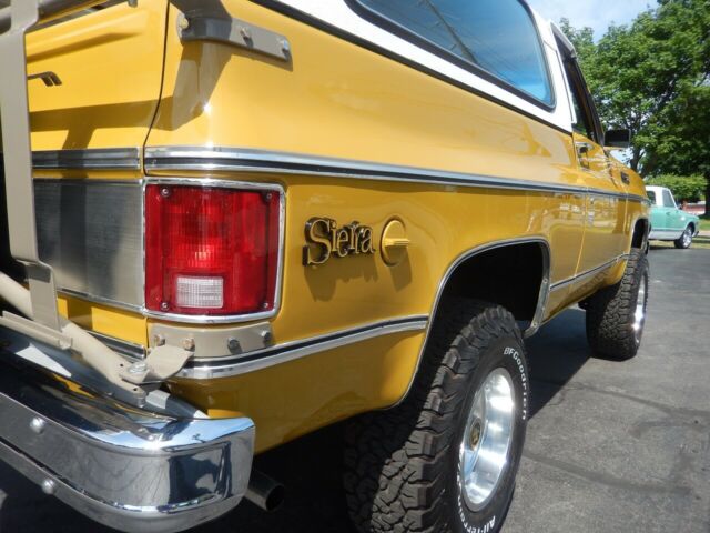 GMC Jimmy 1973 image number 20