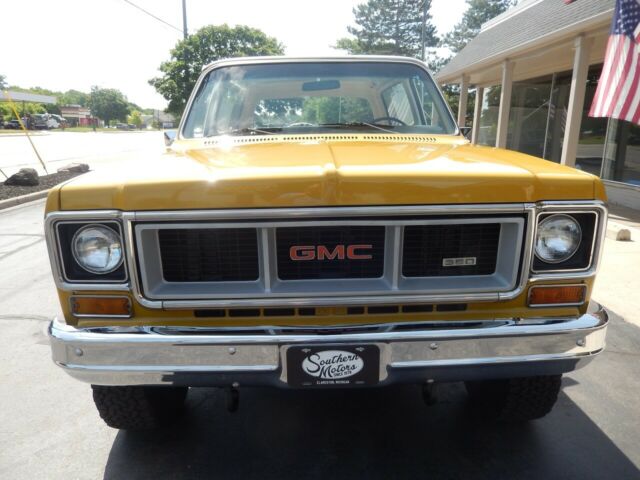 GMC Jimmy 1973 image number 26