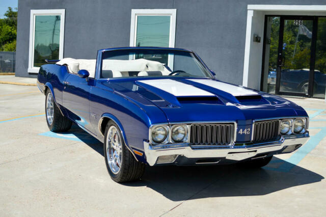 Oldsmobile Cutlass 1970 image number 2