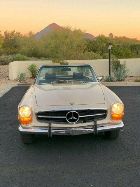 Mercedes-Benz SL-Class 1970 image number 3