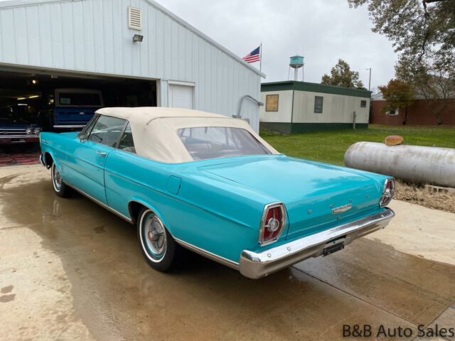 Ford Galaxie 1965 image number 4