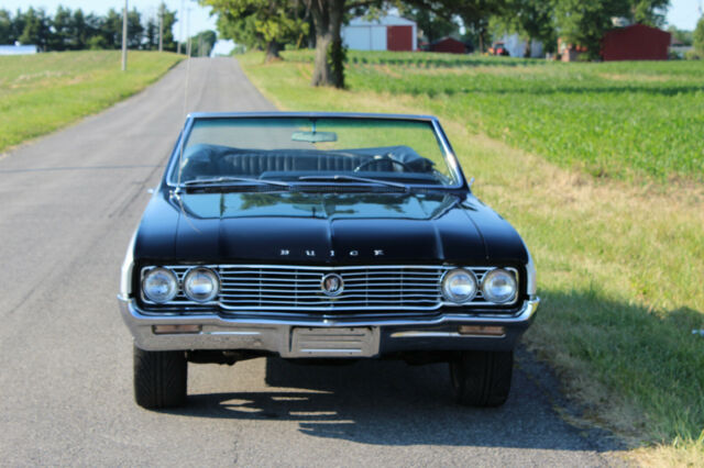 Buick Skylark 1964 image number 2