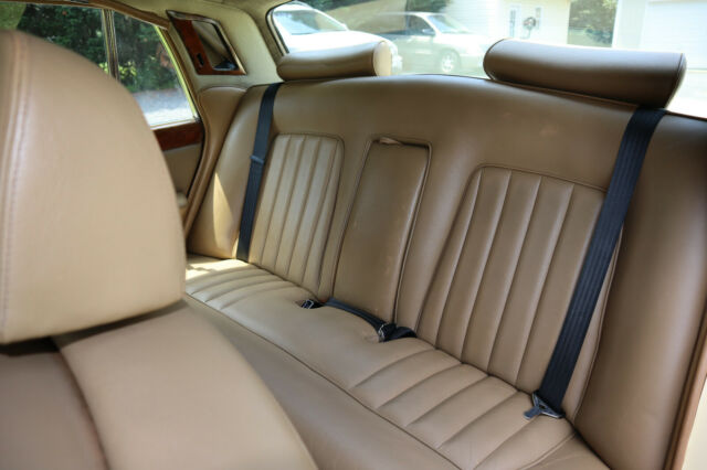 Rolls-Royce Silver Shadow 1979 image number 15