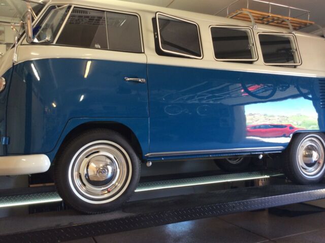 Volkswagen Bus/Vanagon 1966 image number 18