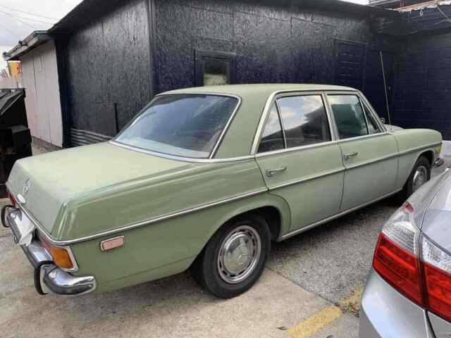 Mercedes-Benz 220 1973 image number 14