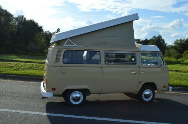 Volkswagen Bus/Vanagon 1978 image number 10