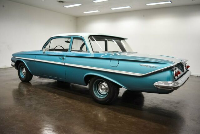 Chevrolet Bel Air/150/210 1961 image number 27