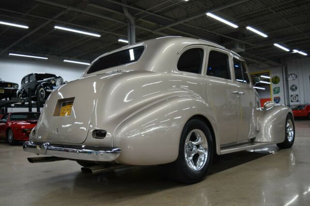 Pontiac Silver Streak 1939 image number 10