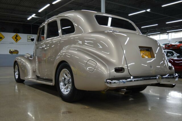 Pontiac Silver Streak 1939 image number 11