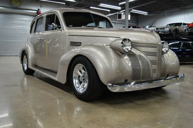 Pontiac Silver Streak 1939 image number 28