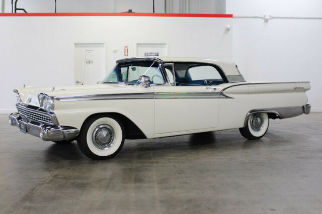 Ford Galaxie 1959 image number 0