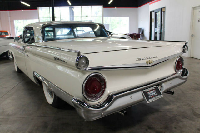 Ford Galaxie 1959 image number 10