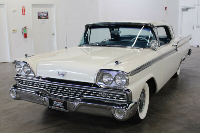 Ford Galaxie 1959 image number 13