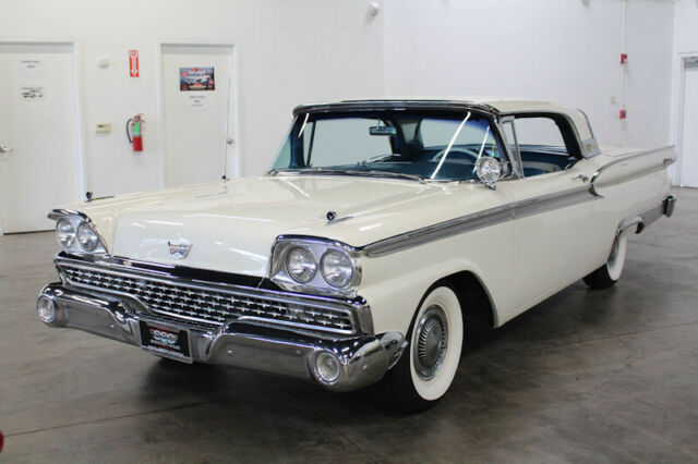 Ford Galaxie 1959 image number 2