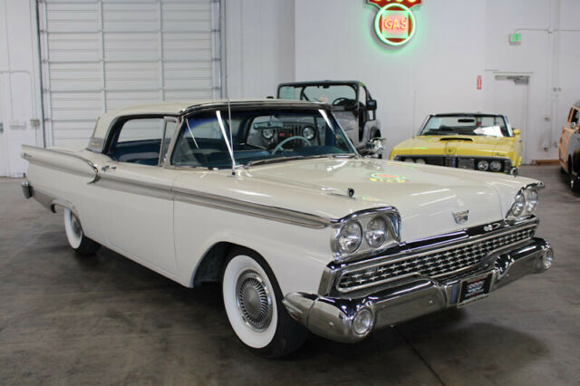 Ford Galaxie 1959 image number 28