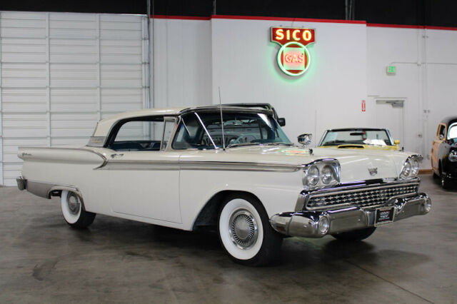 Ford Galaxie 1959 image number 29