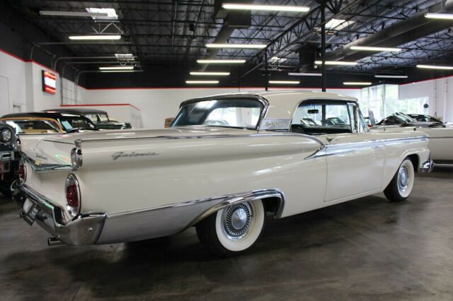 Ford Galaxie 1959 image number 31