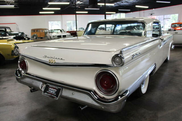 Ford Galaxie 1959 image number 32