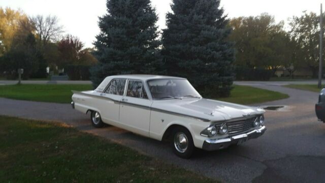 Ford Fairlane 1962 image number 17