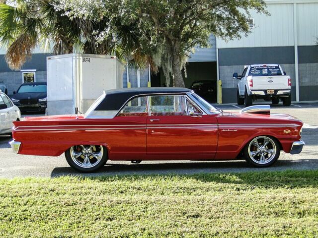 Ford Fairlane 1963 image number 12