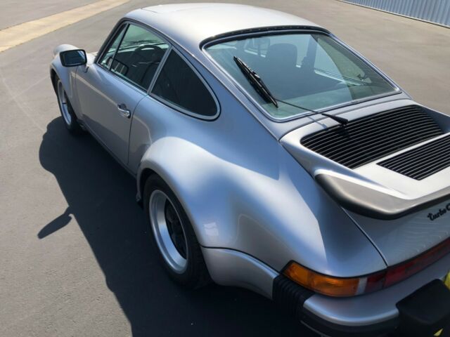 Porsche 911 1977 image number 6