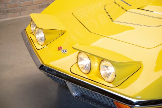 Chevrolet Corvette 1972 image number 10