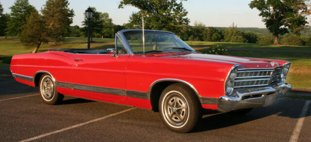 Ford Galaxie 1967 image number 0