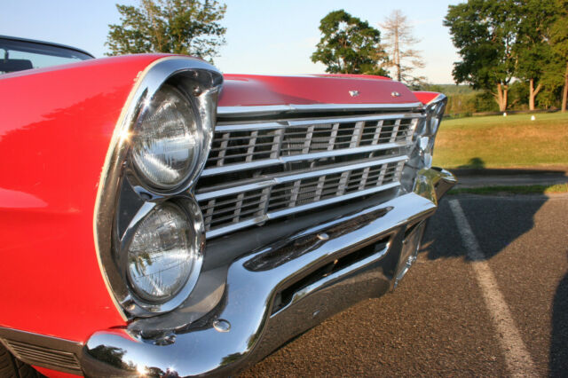 Ford Galaxie 1967 image number 3