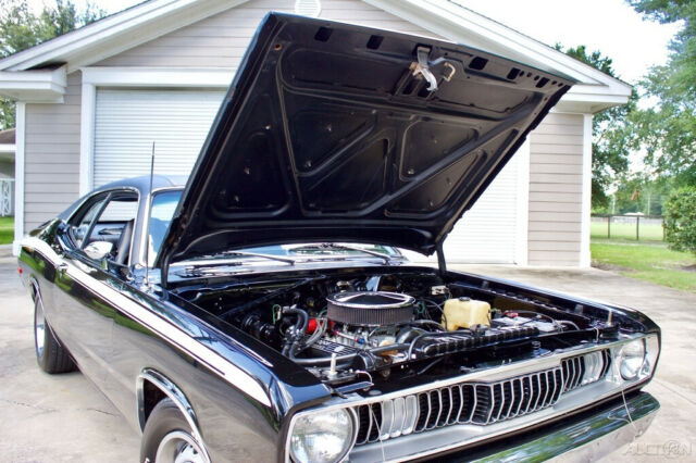 Plymouth Duster 1972 image number 30