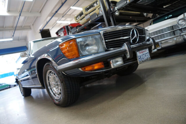 Mercedes-Benz 350SL V8 Roadster 1972 image number 32