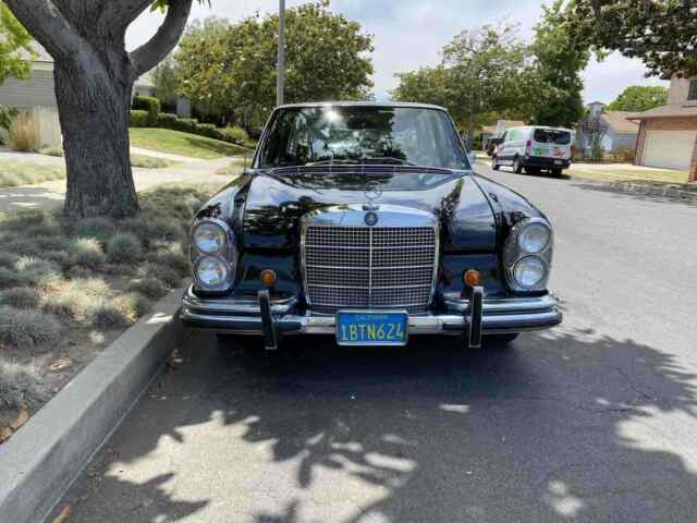 Mercedes-Benz 280SE 1969 image number 10