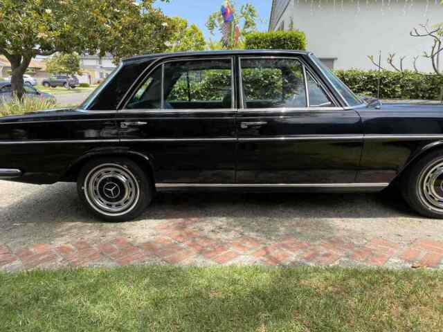 Mercedes-Benz 280SE 1969 image number 13