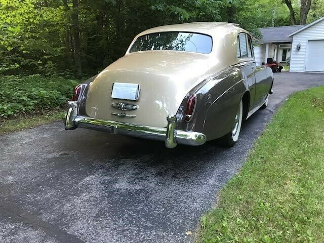 Rolls-Royce Silver Cloud 1965 image number 9