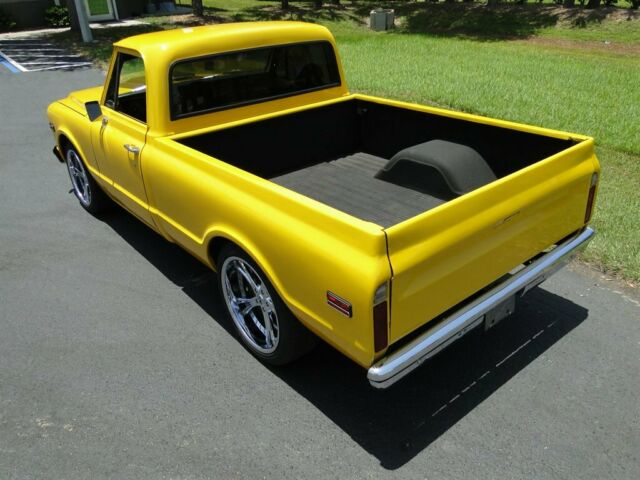 Chevrolet C-10 1968 image number 17