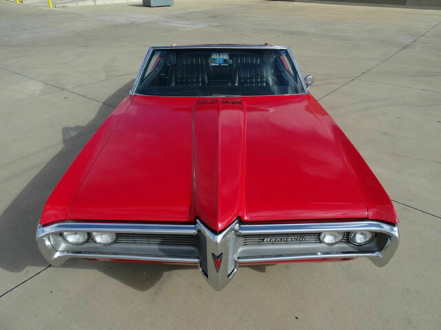 Pontiac Bonneville 1968 image number 29