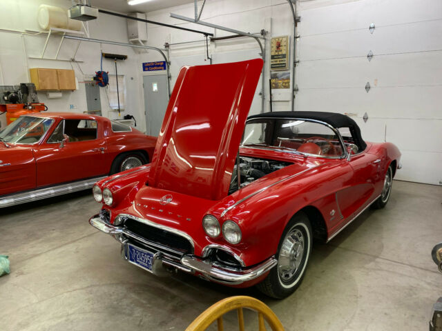 Chevrolet Corvette 1962 image number 12