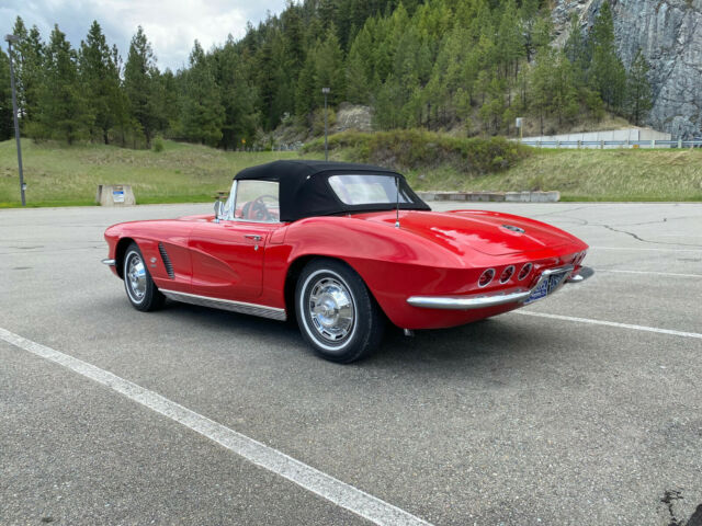 Chevrolet Corvette 1962 image number 21