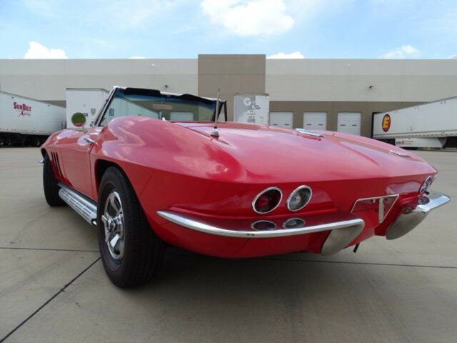 Chevrolet Corvette 1966 image number 21