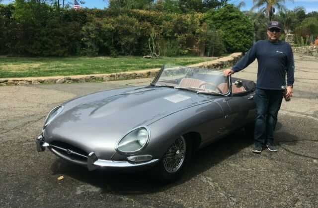 Jaguar E-Type 1963 image number 11