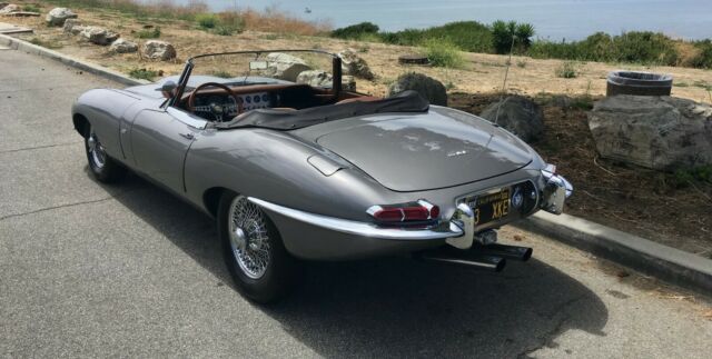 Jaguar E-Type 1963 image number 15