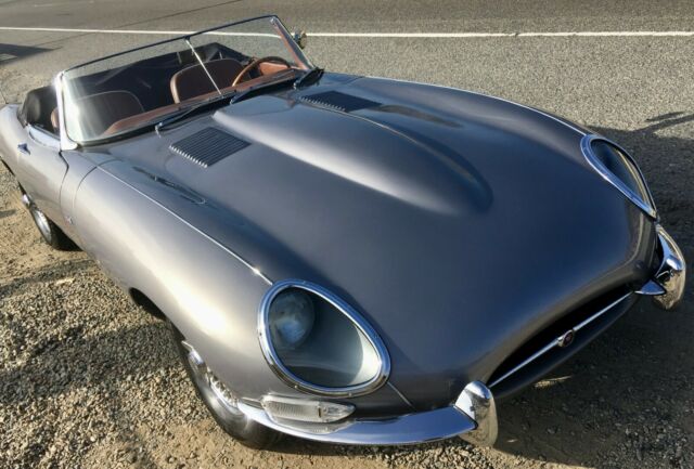 Jaguar E-Type 1963 image number 21