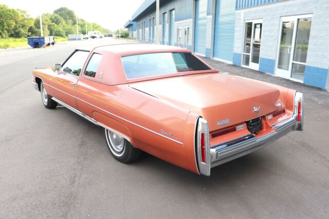 Cadillac DeVille 1974 image number 2